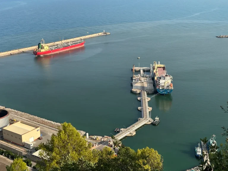 Trump Kharg Island oil threat