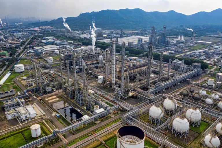 Trump oil stock gains of up to $15.5m alleged as Iran war lifts energy shares Trump oil stock gains