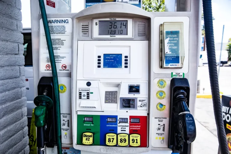 US gas price forecast 2026: traders bet on new highs as oil tops $103 US gas price forecast 2026